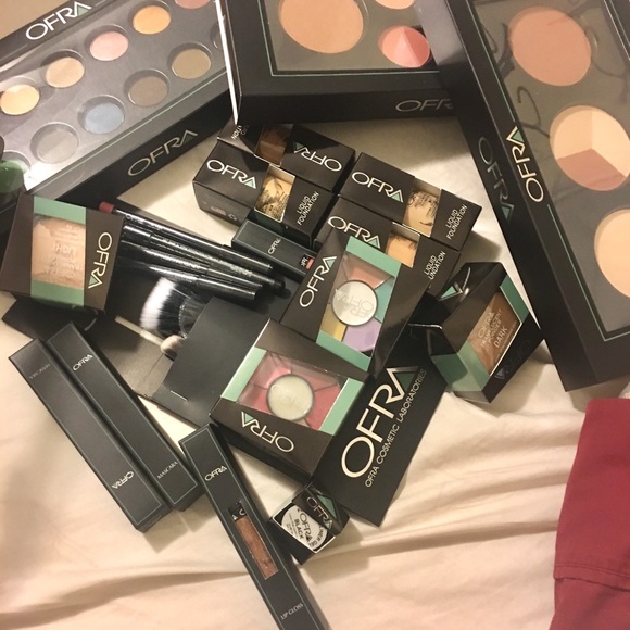 OFRA COSMETICS CASE - Picture 2 of 4